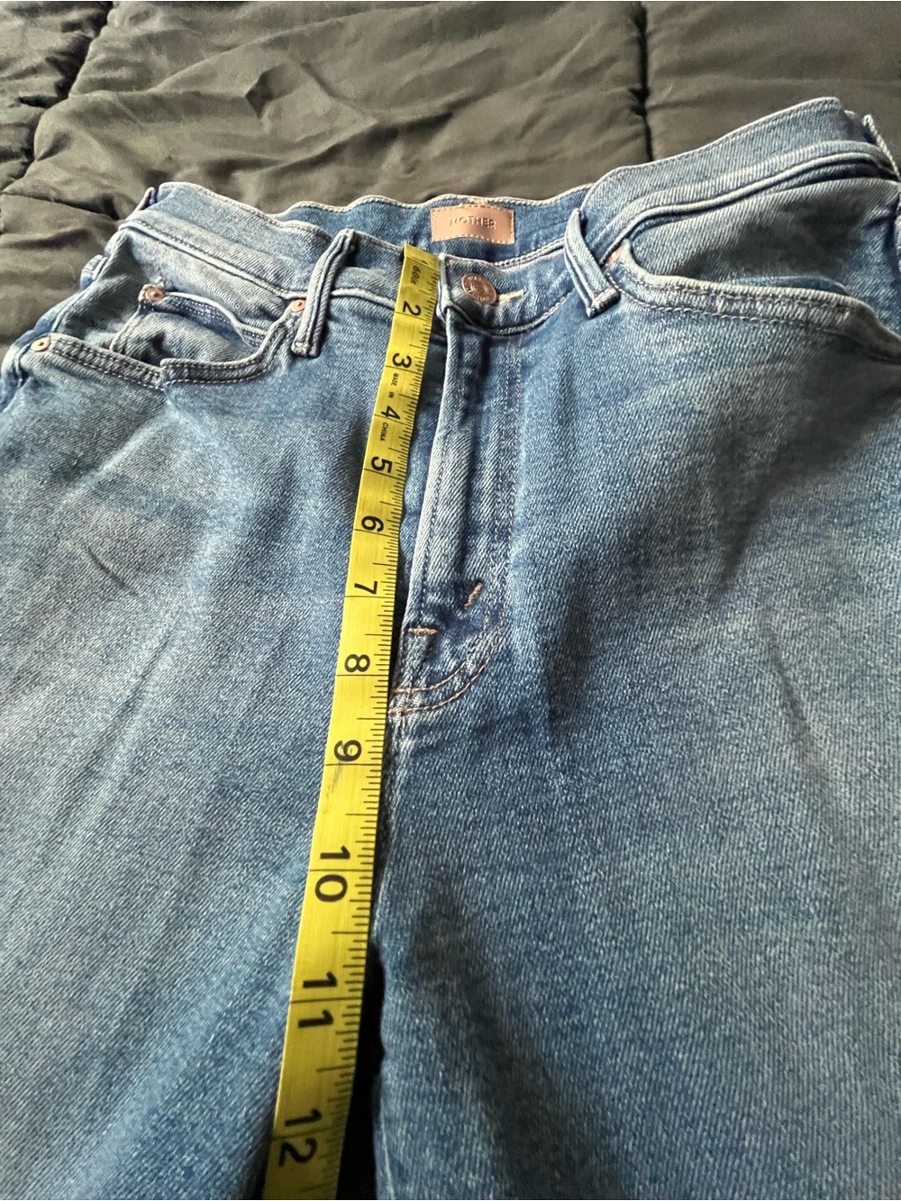 MOTHER denim • the kick it in fan favorite wash size 28 Like new - Picture 7 of 16